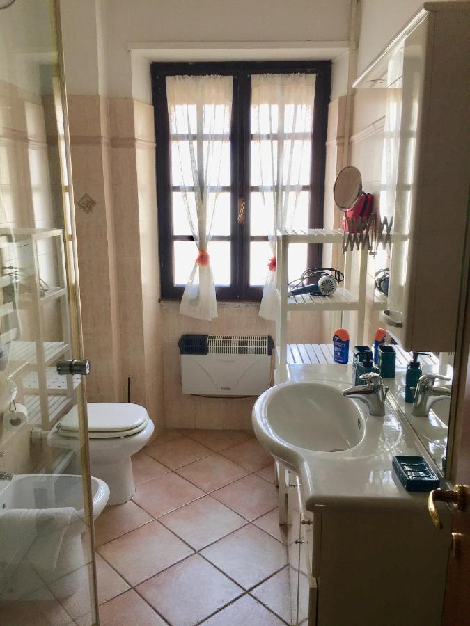 Casa Delfino - Appartamento Centro Storico A Due Passi Dalla Spiaggia & Mare, Porto & Ferrovia チビタベッキア エクステリア 写真