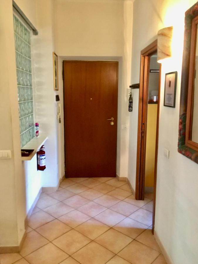 Casa Delfino - Appartamento Centro Storico A Due Passi Dalla Spiaggia & Mare, Porto & Ferrovia チビタベッキア エクステリア 写真